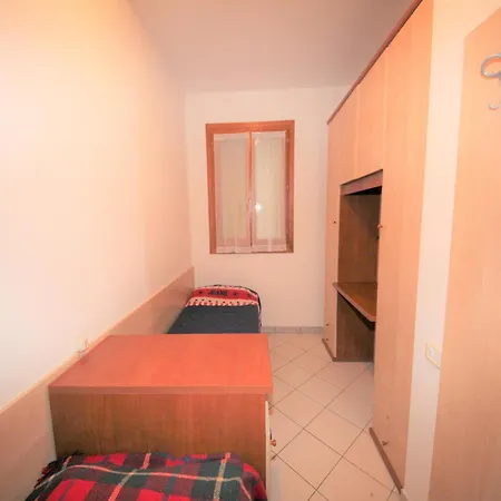 In Rosolina For Six Guests شقة *
